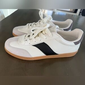 Universal Thread sneakers